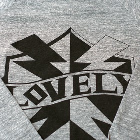 LOVELY CREST 3/4 SLEEVE T-SHIRTS