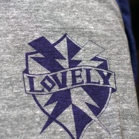 LOVELY CREST 3/4 SLEEVE T-SHIRTS