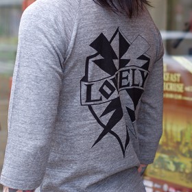 LOVELY CREST 3/4 SLEEVE T-SHIRTS