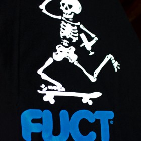 SKATING DEAD TEE